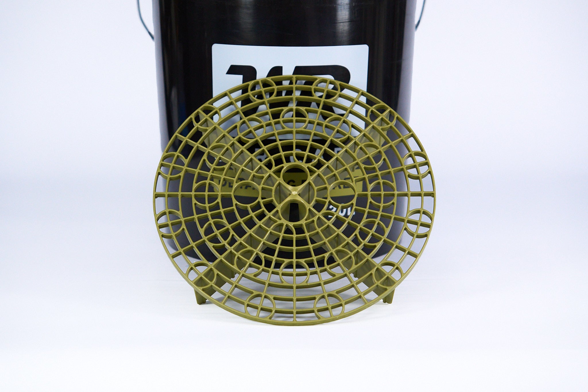 Dirt trap bucket